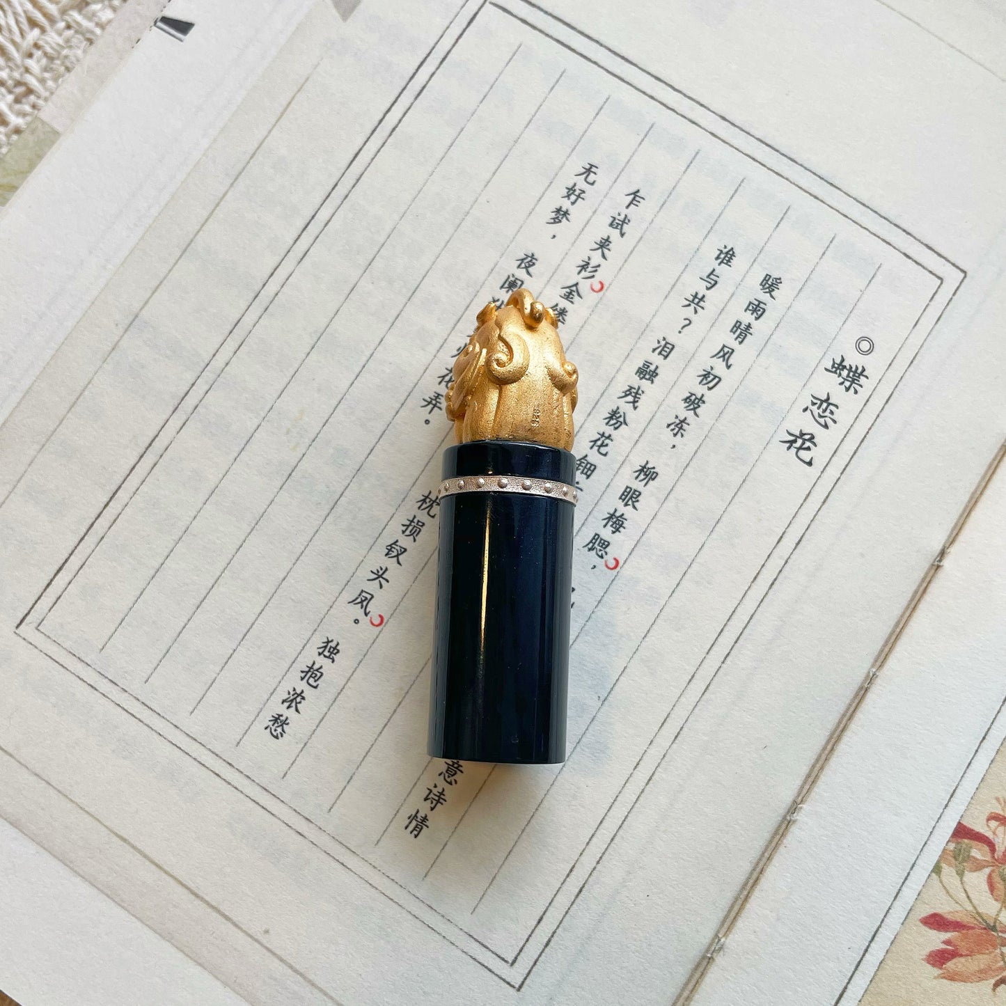 Handcrafted Natural Jade Lion Head Charm Pendant · Silver Gold-Plated · Dual-Use as Pendant or Personal Seal